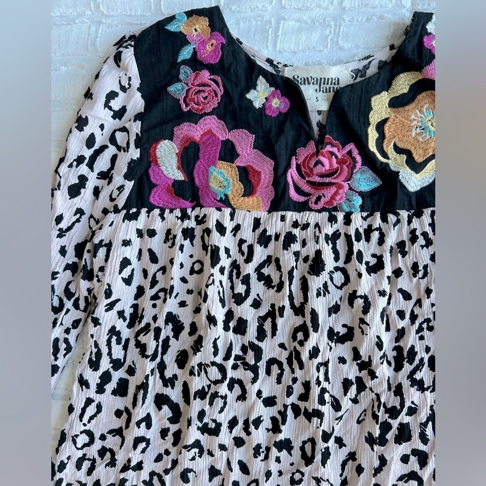 Savanna Jane Animal Print & Embroidery, Ballooned at Wrists. Woman’s Size Small